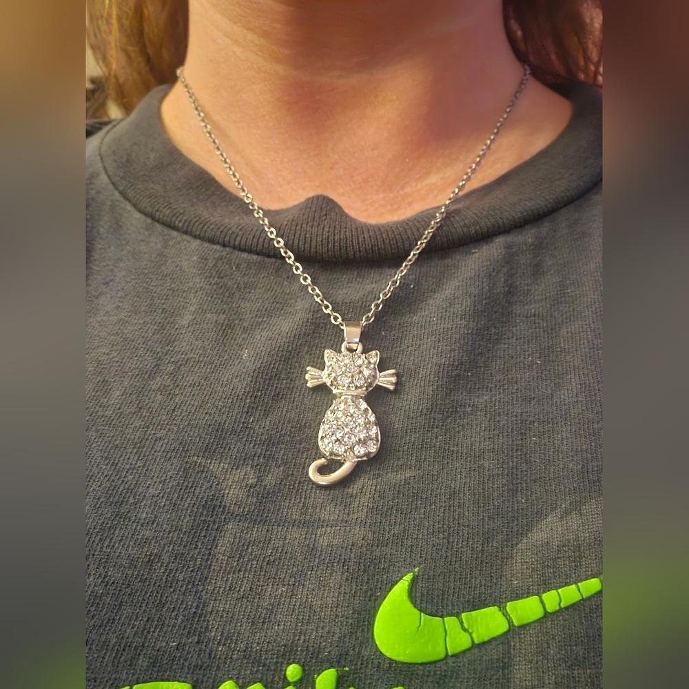 Elegant Silver Cat Pendant Necklace
